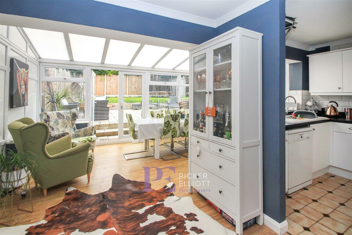 Boyslade Road, Burbage • Picker Elliott • 32525536